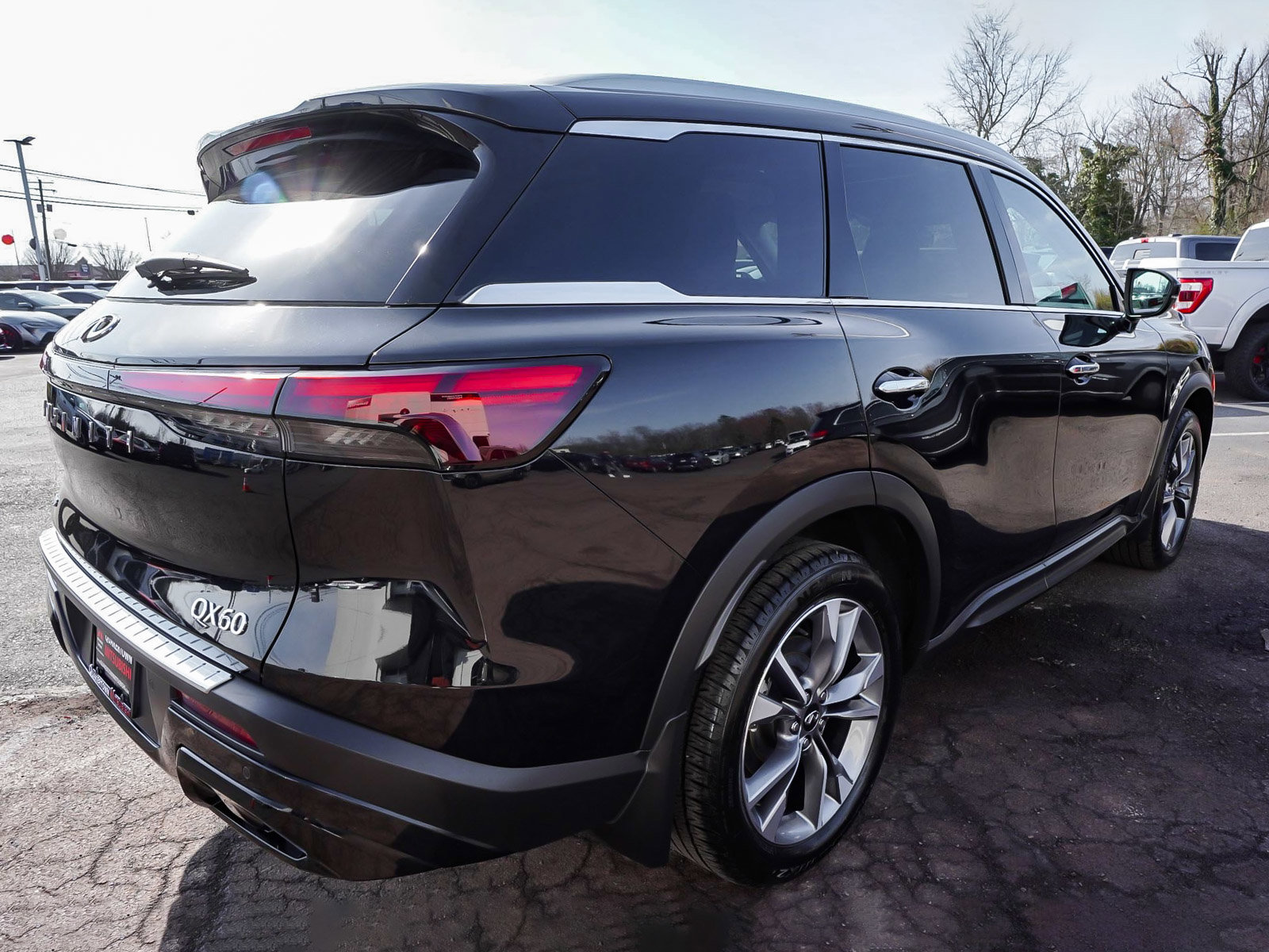 Used 2023 INFINITI QX60 Luxe w/ Performance Audio Package AWD/4WD image 6