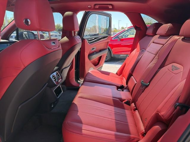 Used 2022 Bentley Bentayga image 15