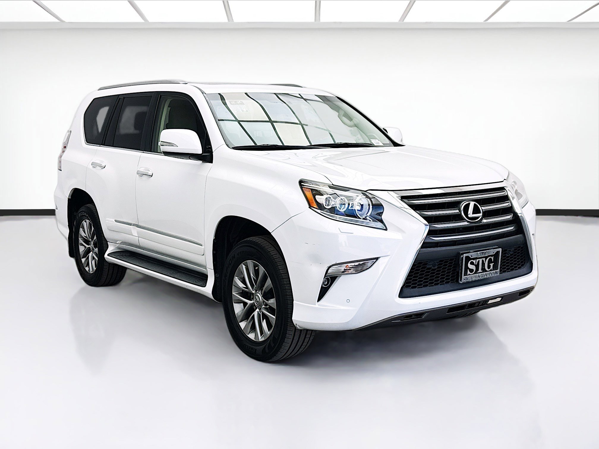 Used 2018 Lexus GX 460 Luxury w/ Preferred Accessory Package image 3