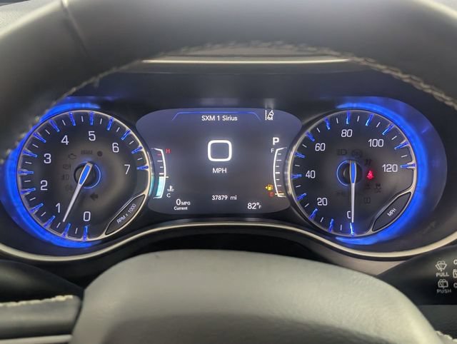 Used 2022 Chrysler Pacifica Touring-L FWD image 18