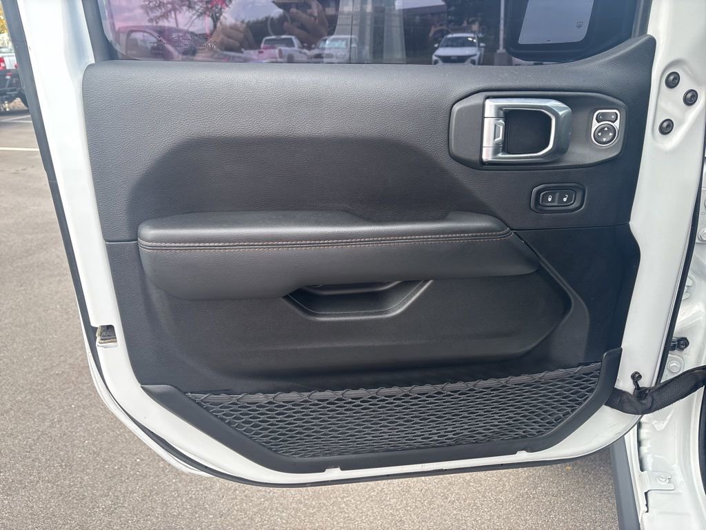 Used 2022 Jeep Wrangler Unlimited Rubicon w/ Xtreme Recon 35" Tire Package image 16