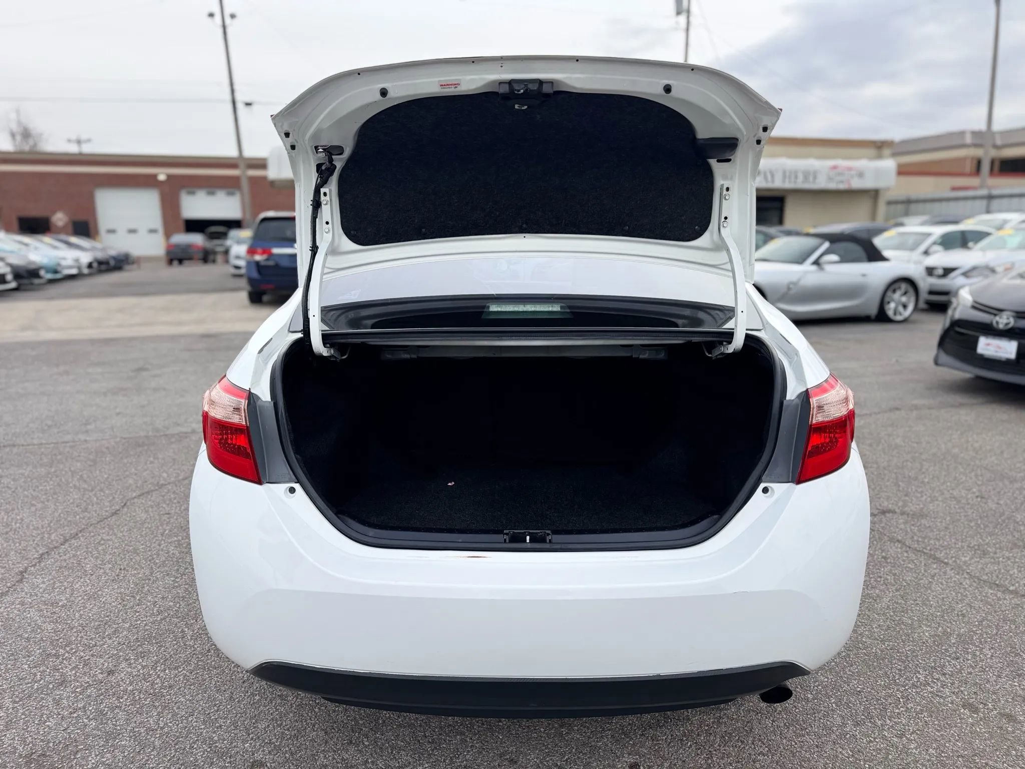 Used 2017 Toyota Corolla L FWD image 28