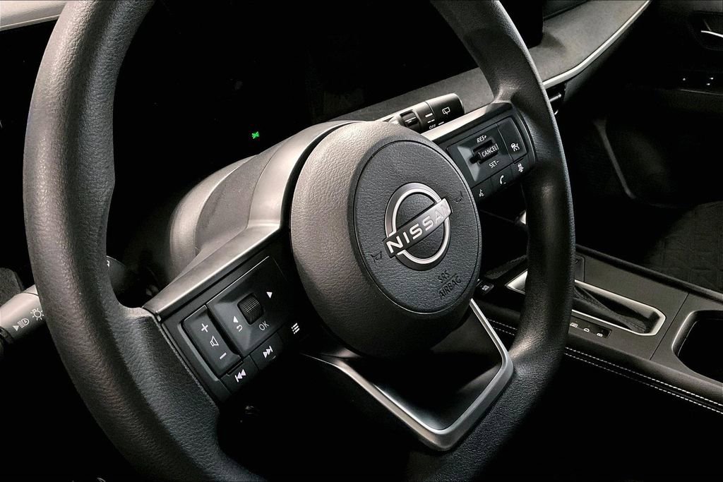 Certified 2025 Nissan Kicks SV image 32
