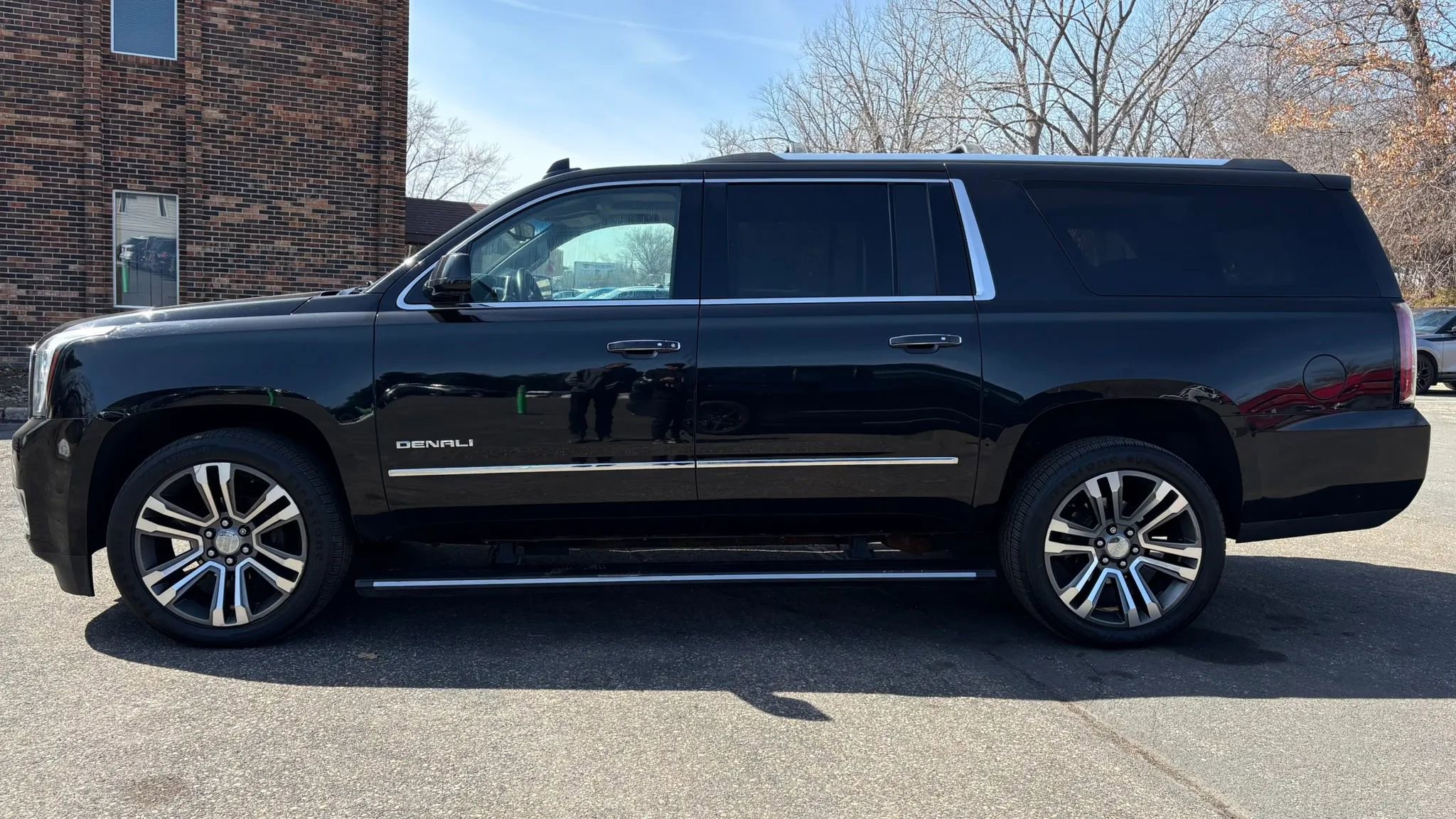 Used 2018 GMC Yukon XL Denali w/ Denali Ultimate Package image 5