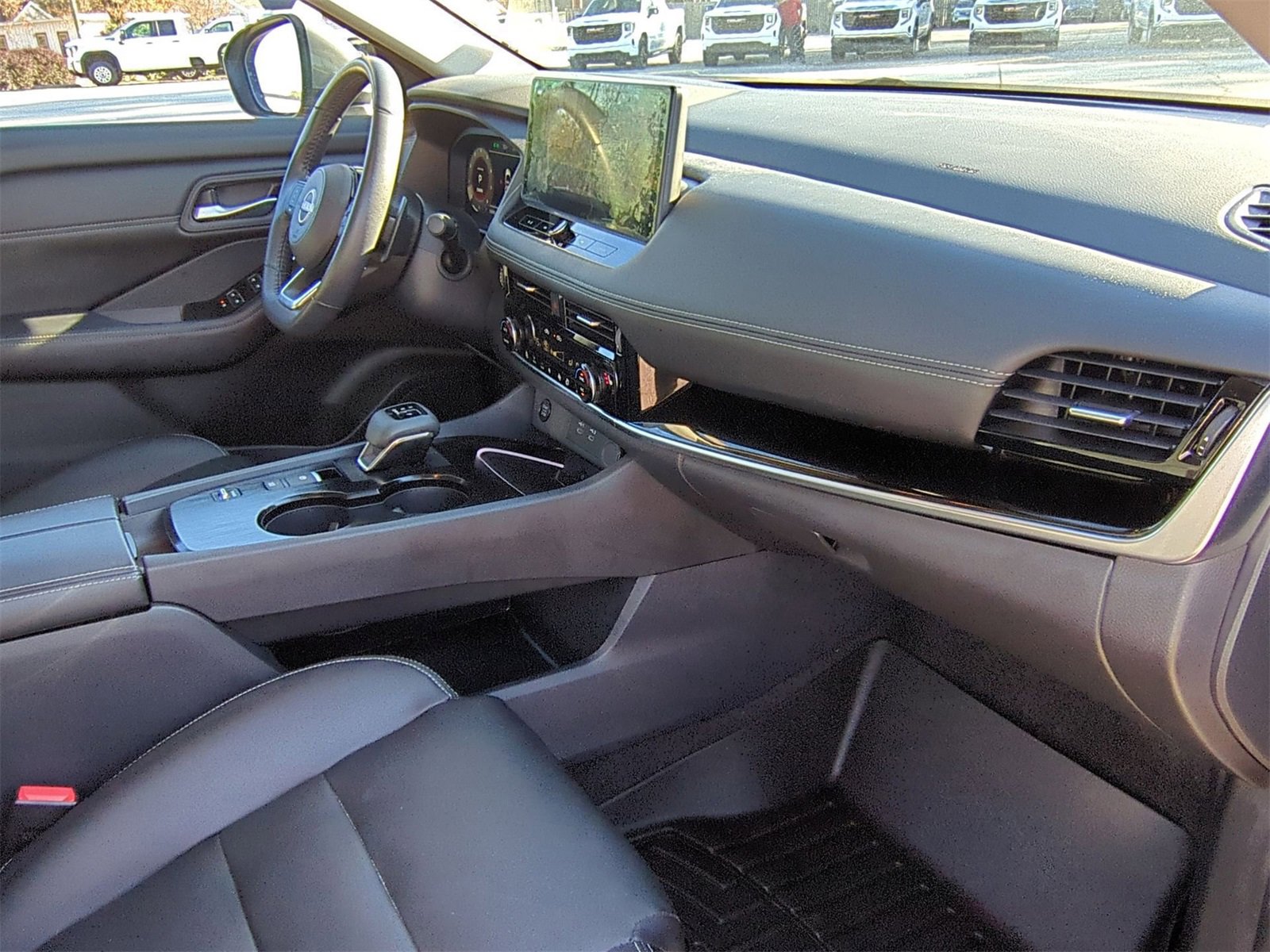 Used 2024 Nissan Rogue SL w/ SL Premium Package image 31