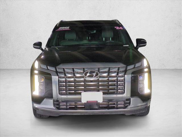 Used 2024 Hyundai Palisade Calligraphy FWD image 2