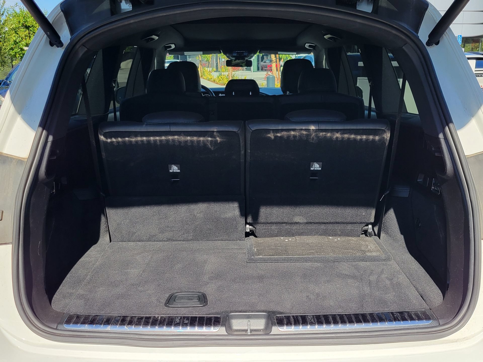 Used 2024 Mercedes-Benz GLS 450 4MATIC image 32