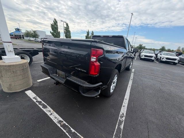 Used 2019 Chevrolet Silverado 1500 Custom w/ Custom Convenience Package AWD/4WD image 8
