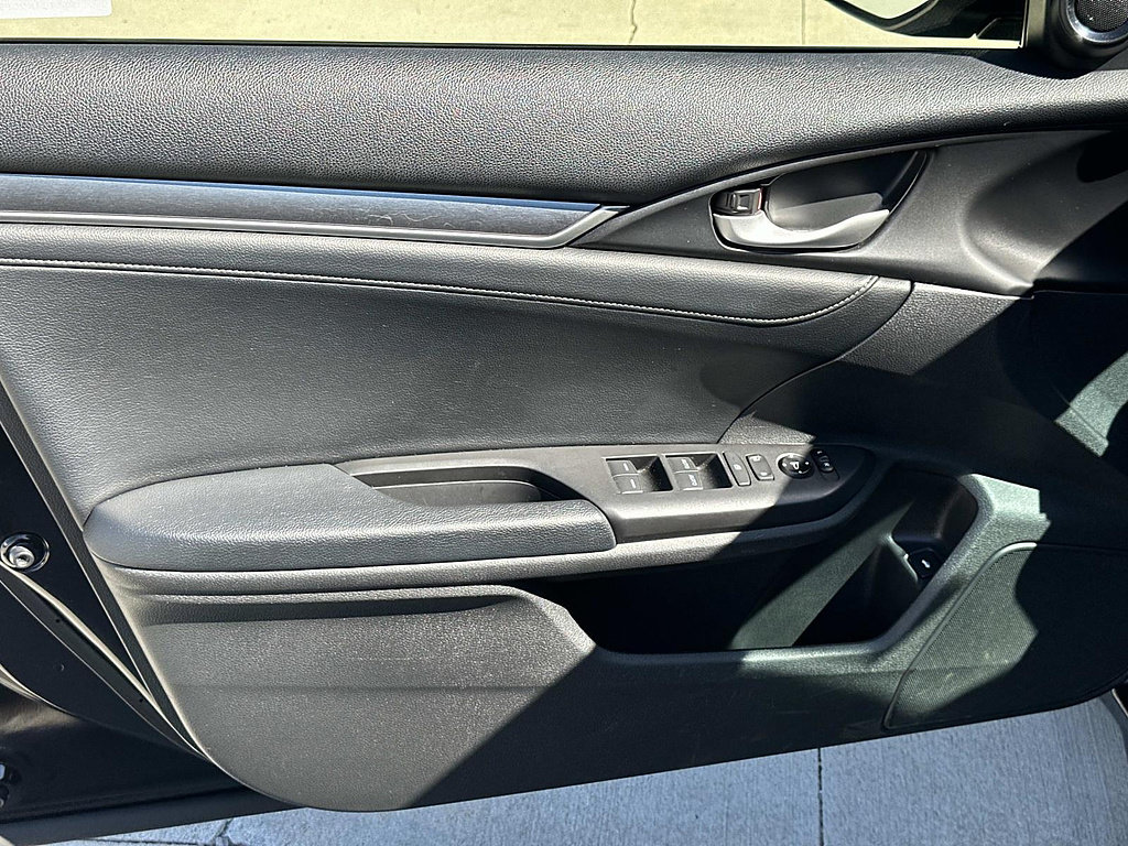 Used 2018 Honda Civic EX-L image 15