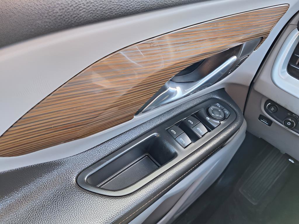 Used 2020 GMC Terrain SLE image 17