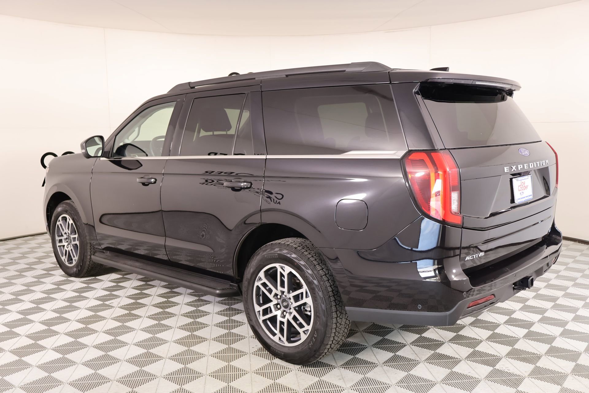 Used 2025 Ford Expedition Active image 24