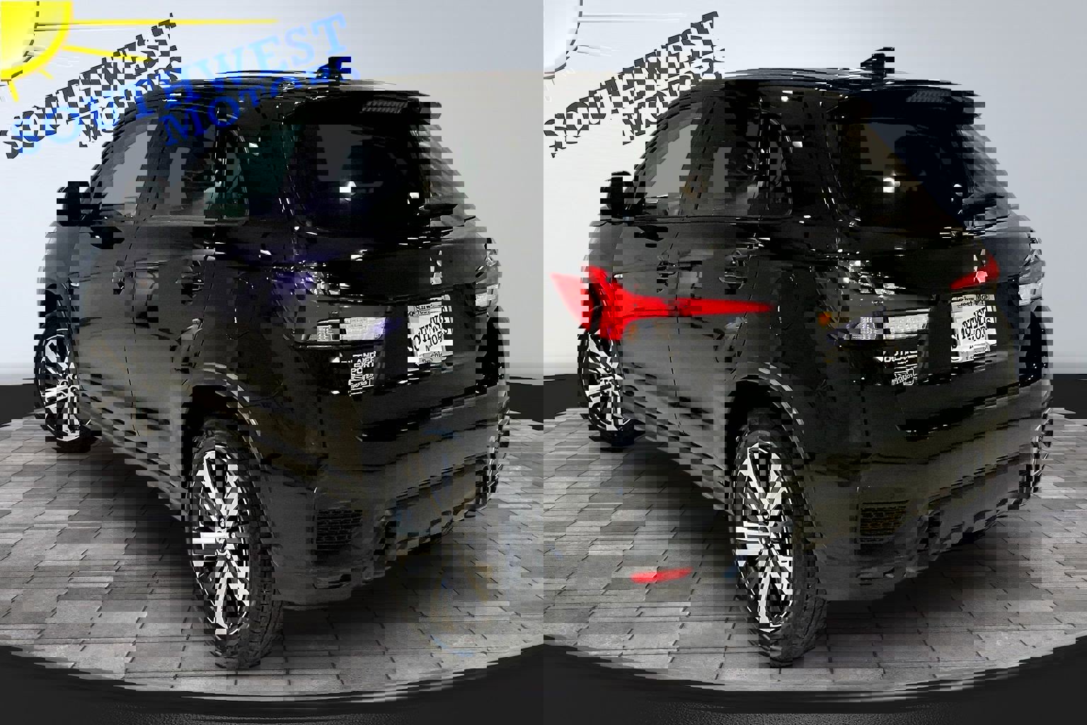 Used 2025 Mitsubishi Outlander Sport AWD image 4