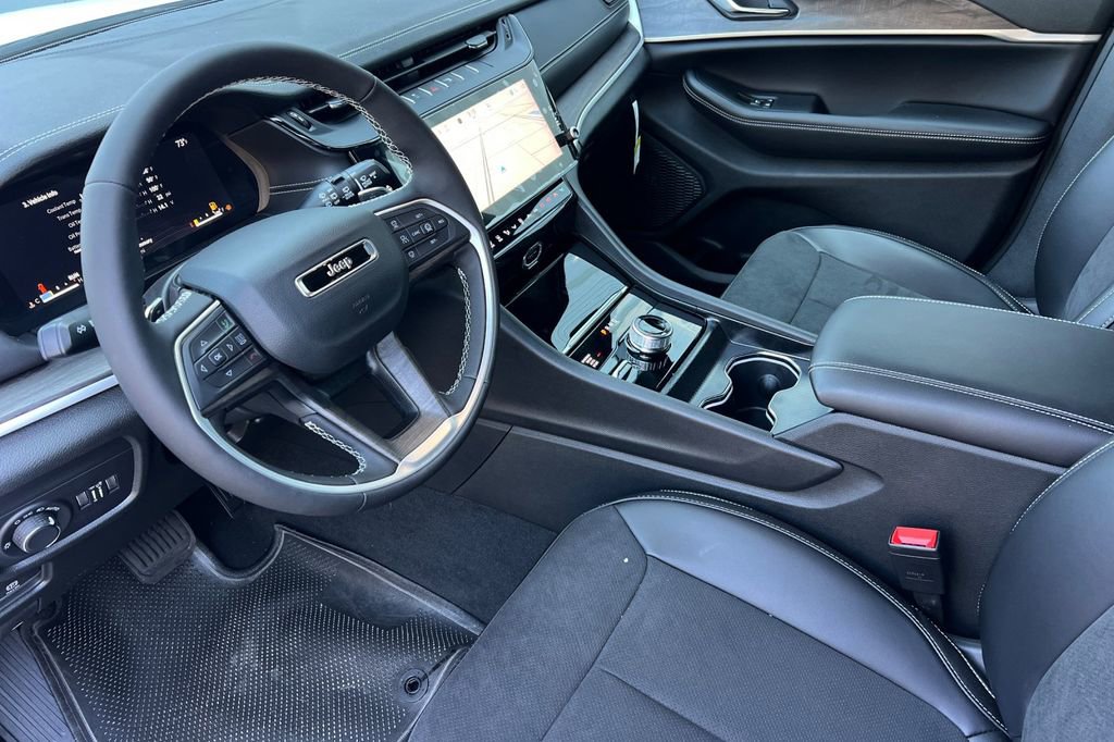 New 2026 Jeep Grand Cherokee L 4WD image 10