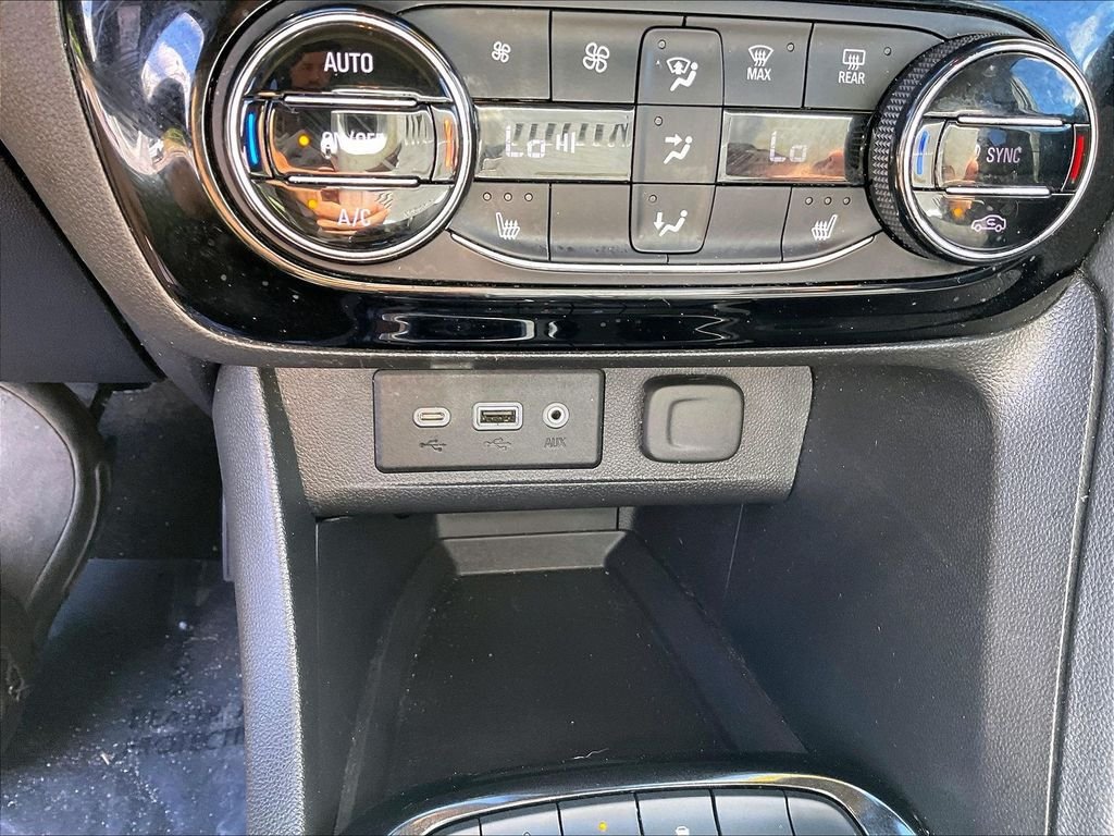 Used 2023 Buick Encore GX Select AWD/4WD image 12