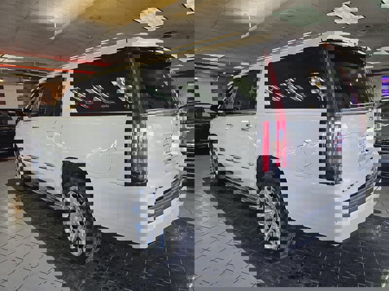 Used 2015 Cadillac Escalade ESV Luxury image 6