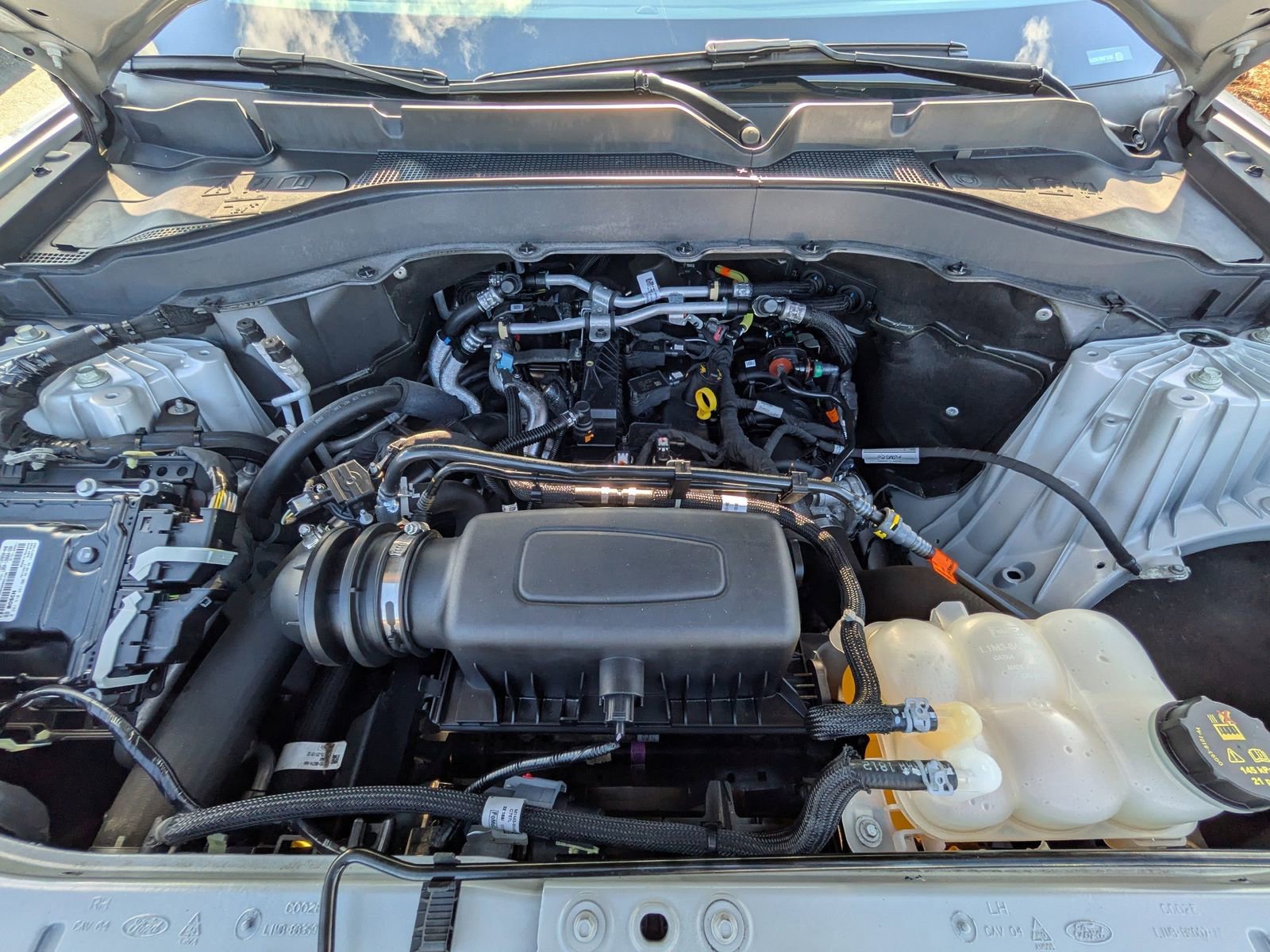 Certified 2022 Ford Explorer XLT w/ Equipment Group 202A image 10