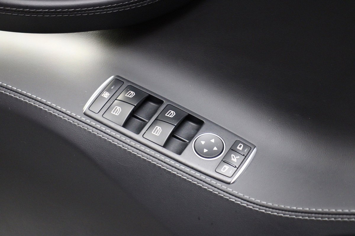 Used 2019 Tesla Model S Performance AWD/4WD image 18