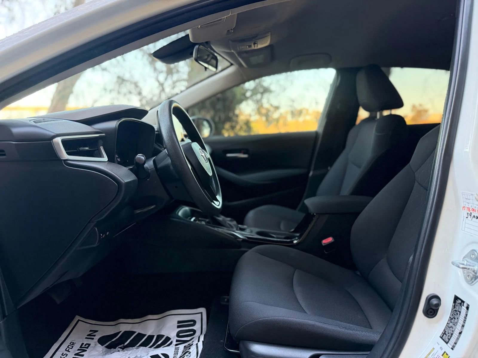 Used 2020 Toyota Corolla LE image 8