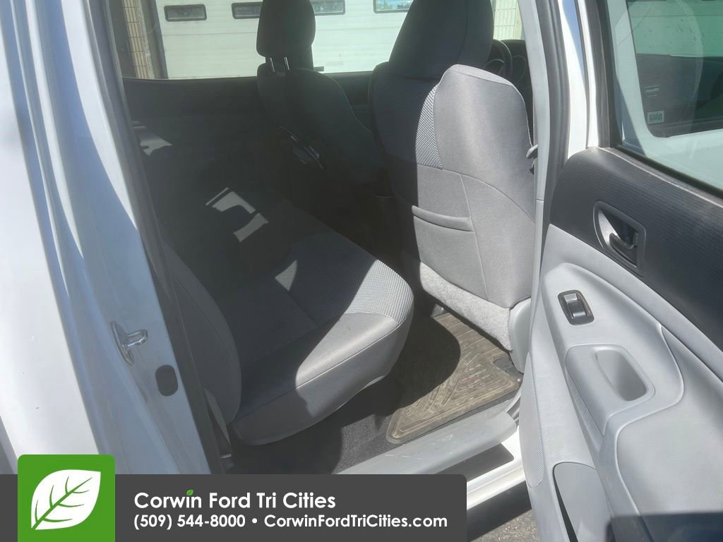 Used 2015 Toyota Tacoma 4x4 Double Cab w/ TRD Off-Road Package image 13
