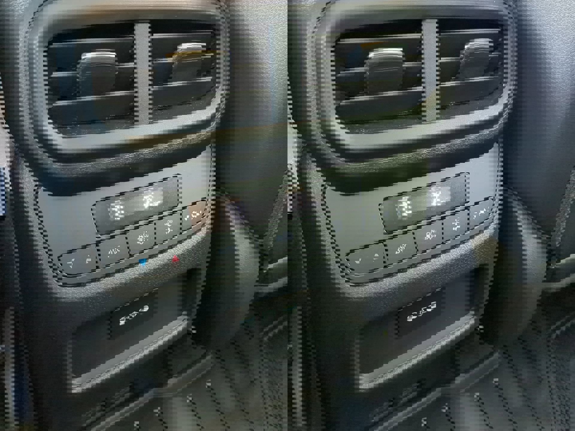 Used 2024 Honda Pilot Touring image 17