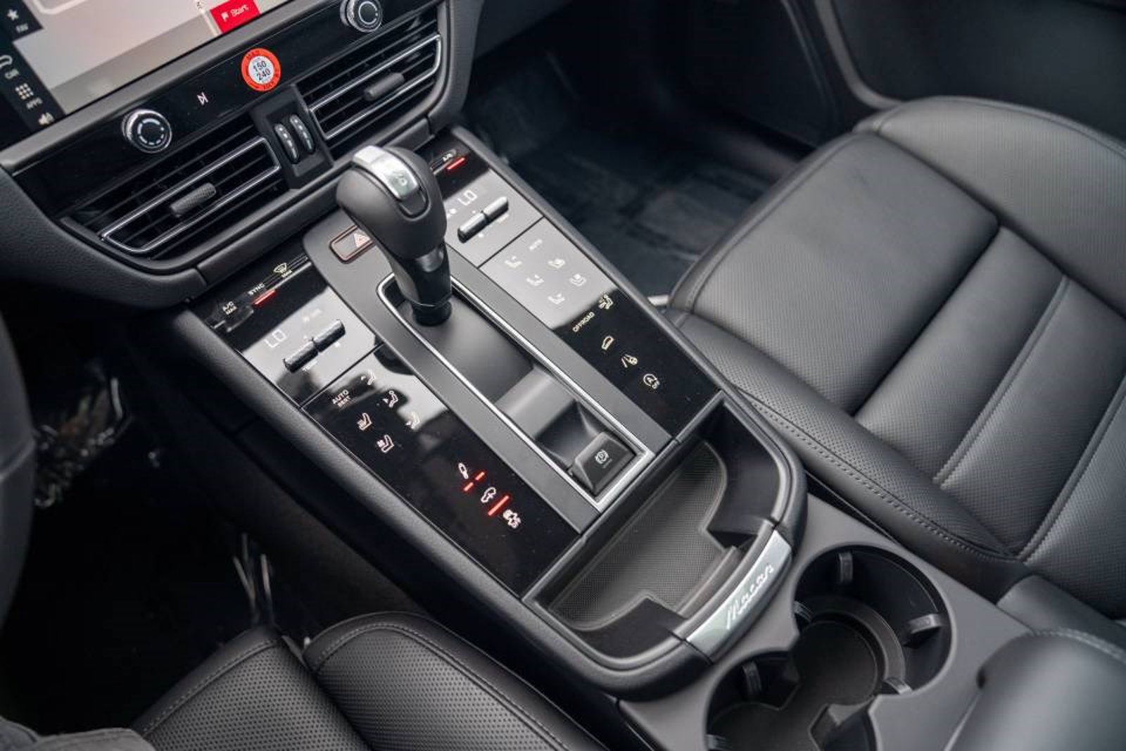 New 2026 Porsche Macan Turbo AWD/4WD image 20