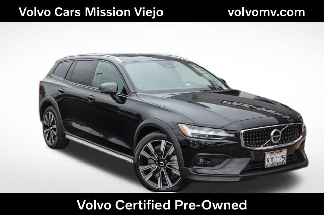 Used 2023 Volvo V60 B5 Cross Country Ultimate w/ Climate Package