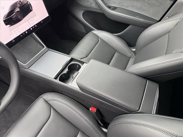 Used 2026 Tesla Model Y 2WD image 11