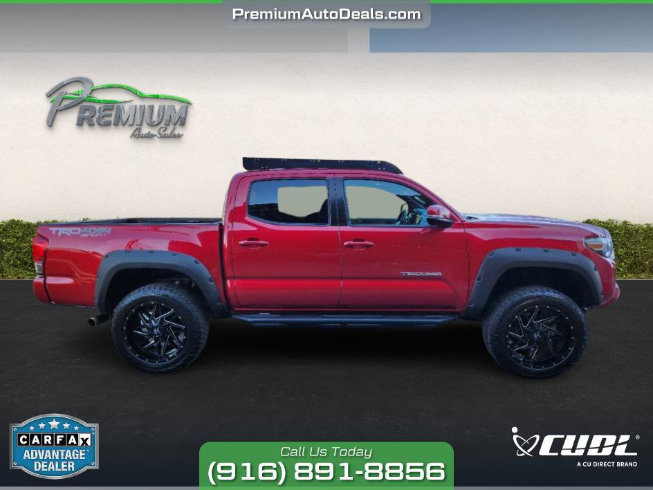 Used 2017 Toyota Tacoma TRD Off-Road image 6