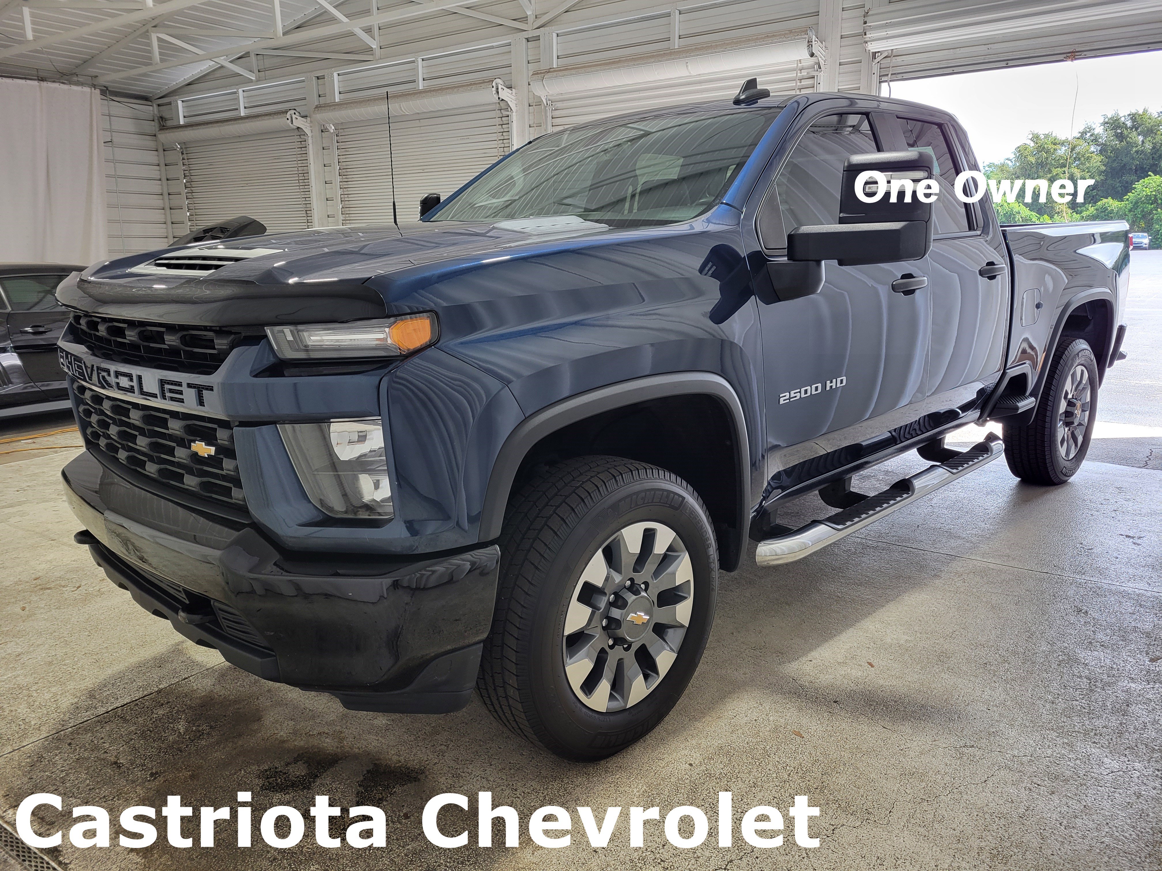 Used 2021 Chevrolet Silverado 2500 Custom w/ Custom Value Package image 1