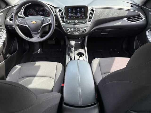 Used 2025 Chevrolet Malibu LT FWD image 17