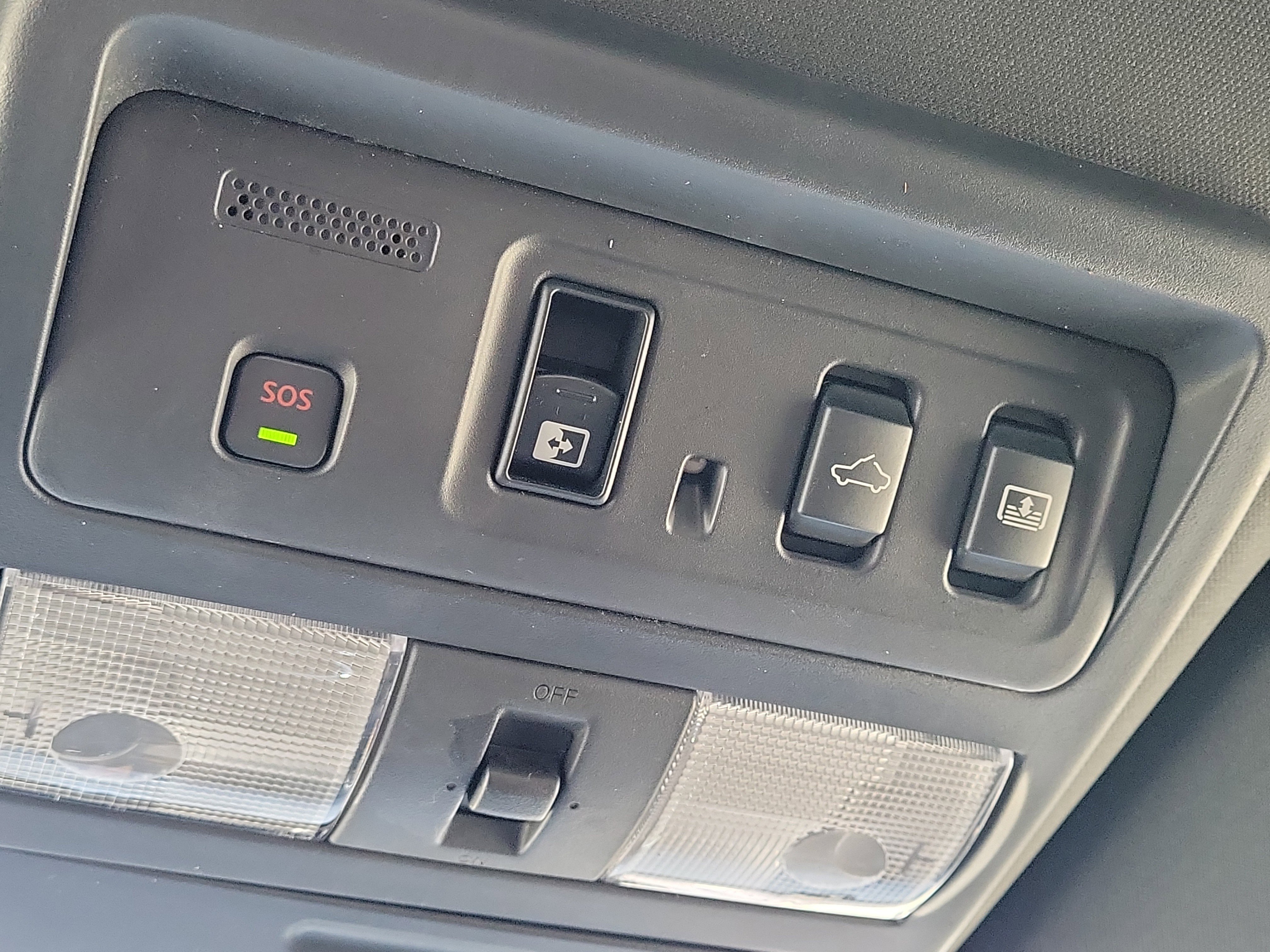 Used 2020 Nissan Titan Platinum Reserve w/ Moonroof Package image 25