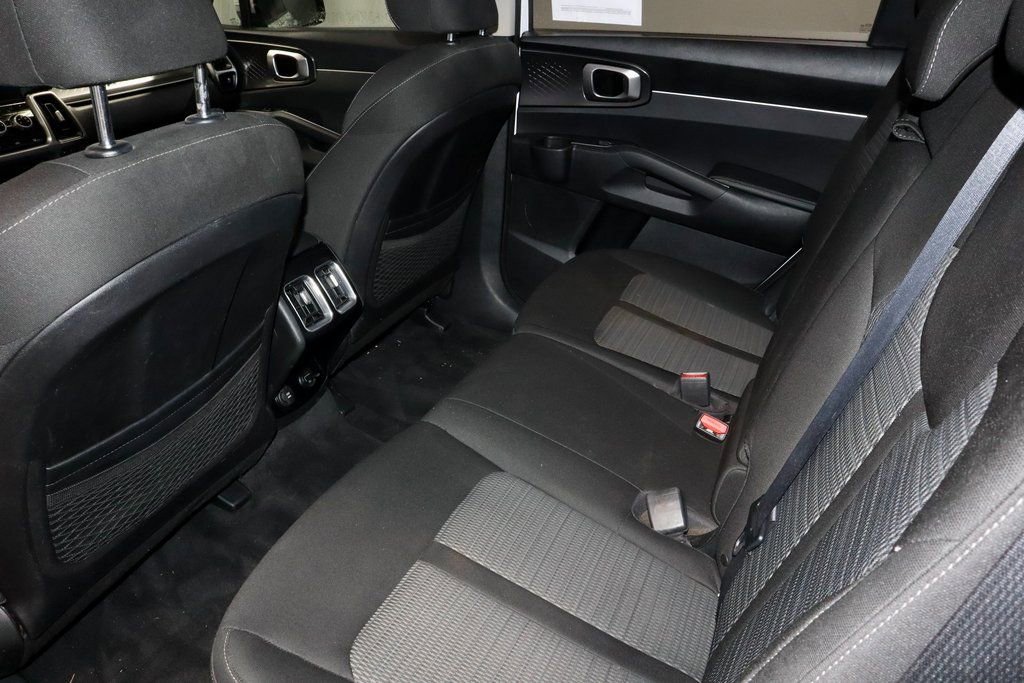Used 2021 Kia Sorento LX image 22