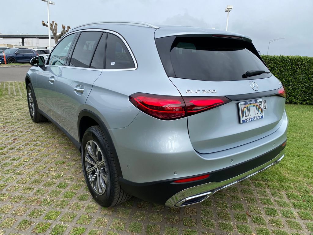 Used 2024 Mercedes-Benz GLC 300 4MATIC image 5