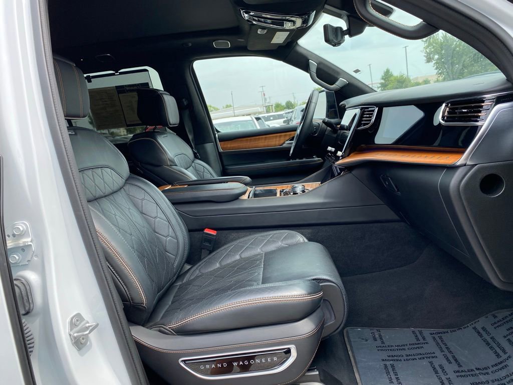 Used 2024 Jeep Grand Wagoneer L Series III image 44