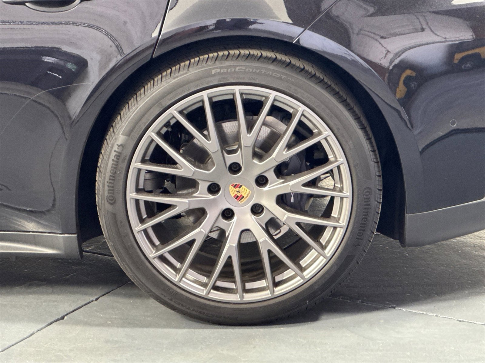 Certified 2025 Porsche Panamera image 33