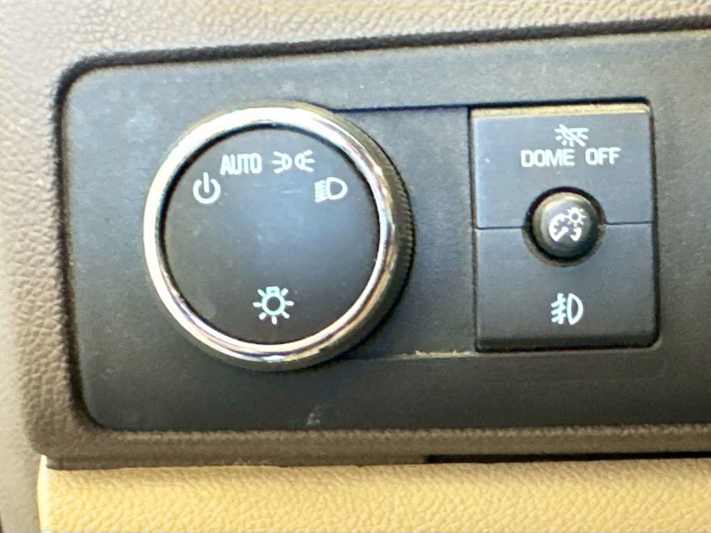 Used 2014 Chevrolet Suburban LT w/ Texas Edition RWD image 12