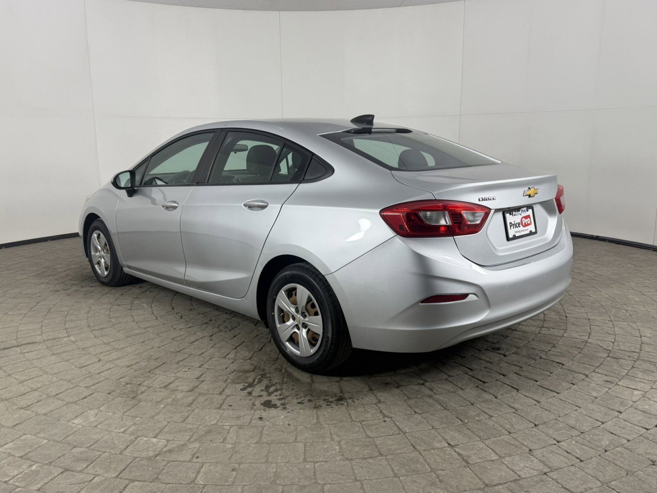 Used 2017 Chevrolet Cruze LS image 5