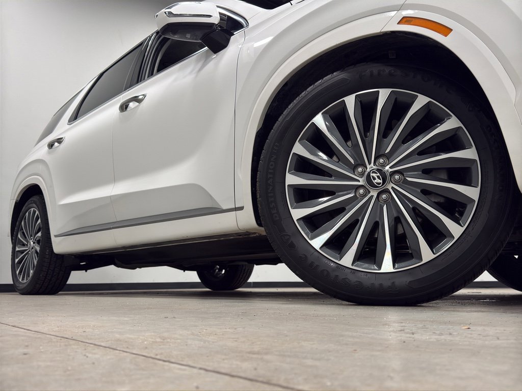 Used 2024 Hyundai Palisade Calligraphy image 2