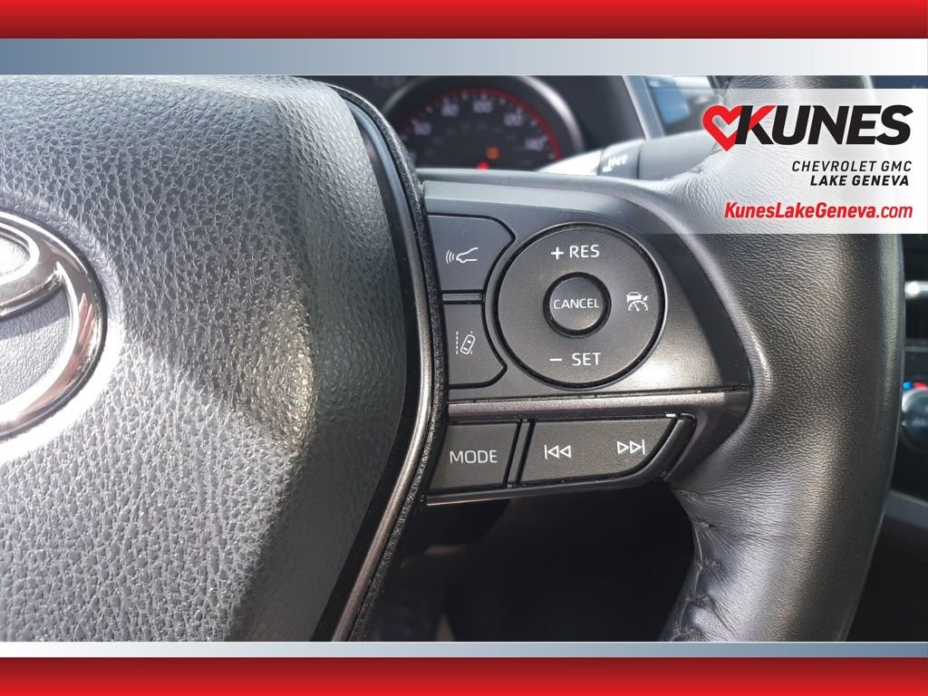 Used 2022 Toyota Camry XSE FWD image 16
