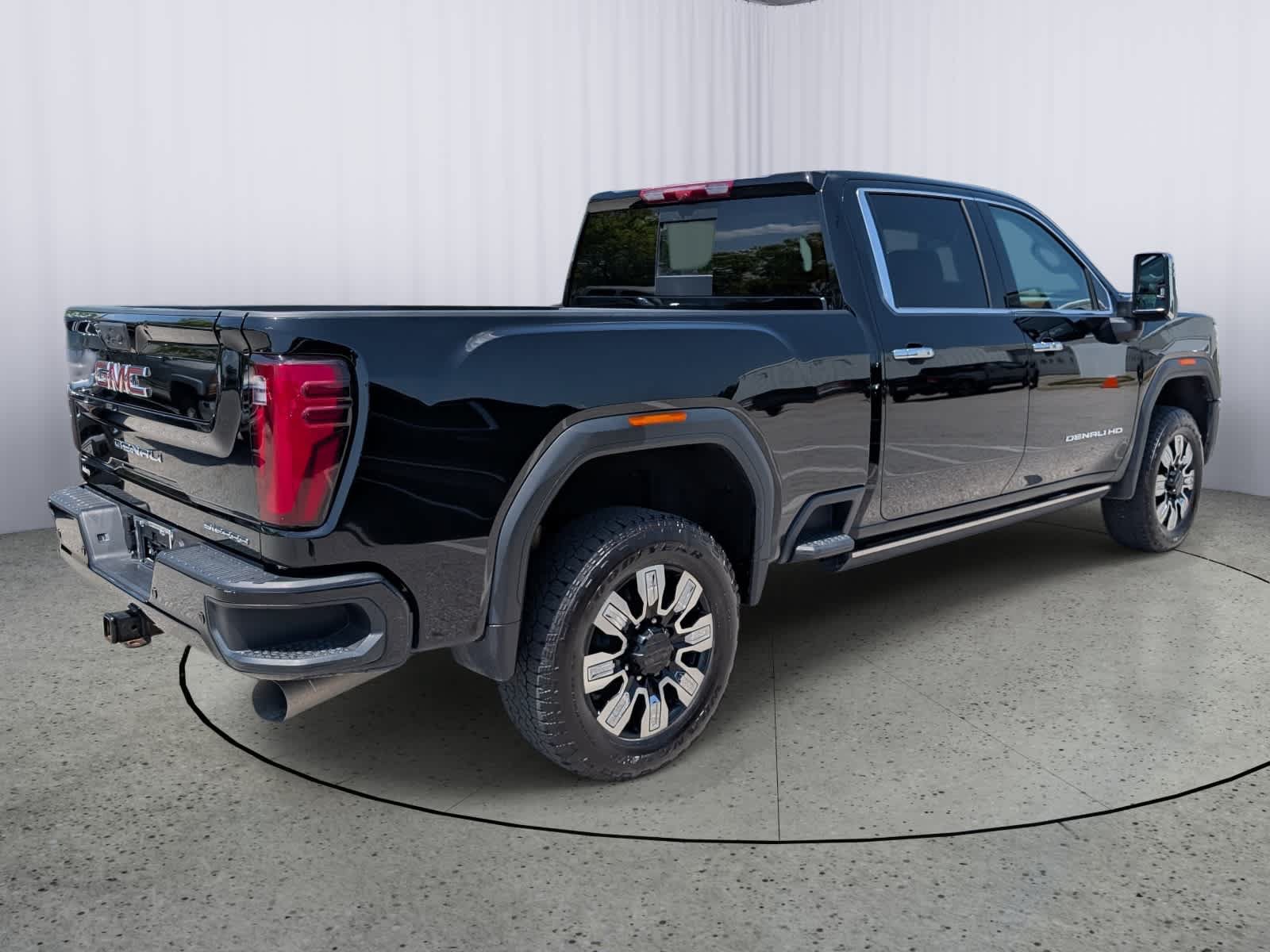 Certified 2025 GMC Sierra 3500 Denali w/ Denali Reserve Package AWD/4WD image 3