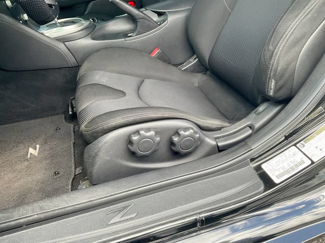 Used 2015 Nissan 370Z Coupe RWD image 28
