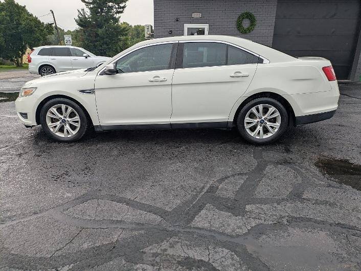 Used 2011 Ford Taurus SEL w/ 201A Rapid Spec Order Code FWD image 3