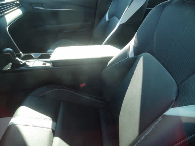 Used 2026 Toyota Camry SE AWD/4WD image 8