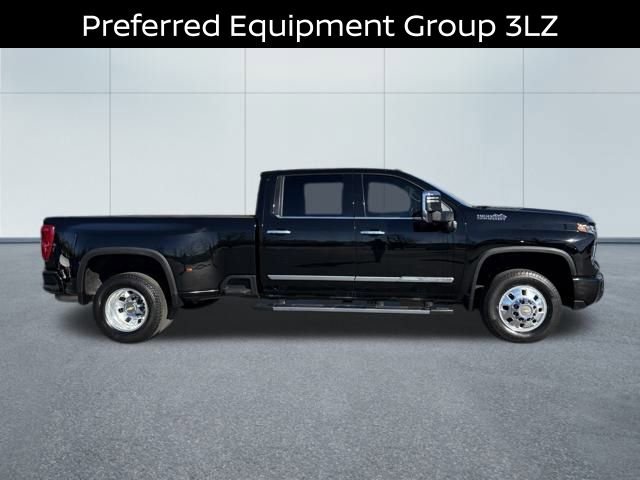 Used 2025 Chevrolet Silverado 3500 High Country w/ High Country Premium Package image 2
