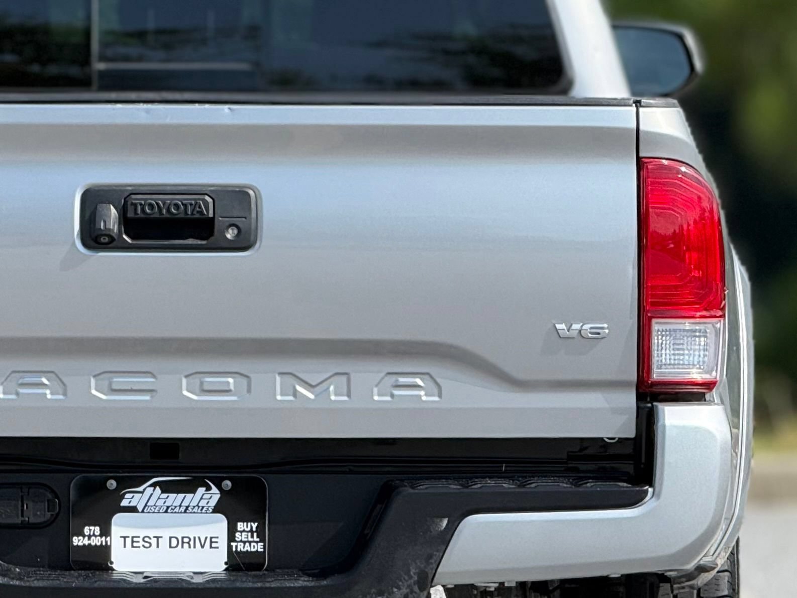 Used 2017 Toyota Tacoma TRD Sport w/ Tow Package RWD image 17