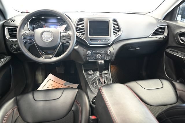 Used 2022 Jeep Cherokee Trailhawk AWD/4WD image 13