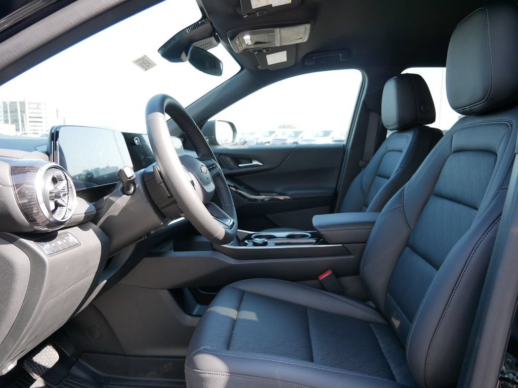 New 2026 Chevrolet Equinox LT w/ Convenience Package II AWD/4WD image 14