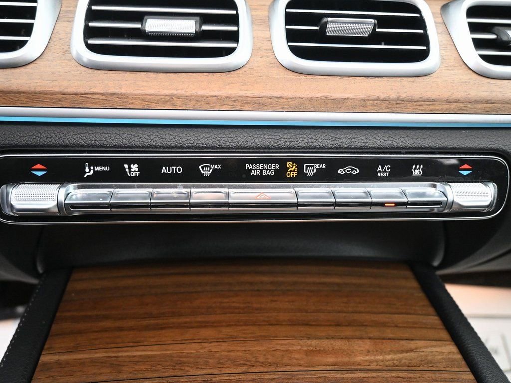 Used 2025 Mercedes-Benz GLE 450e GLE 450e w/ Winter Package image 18