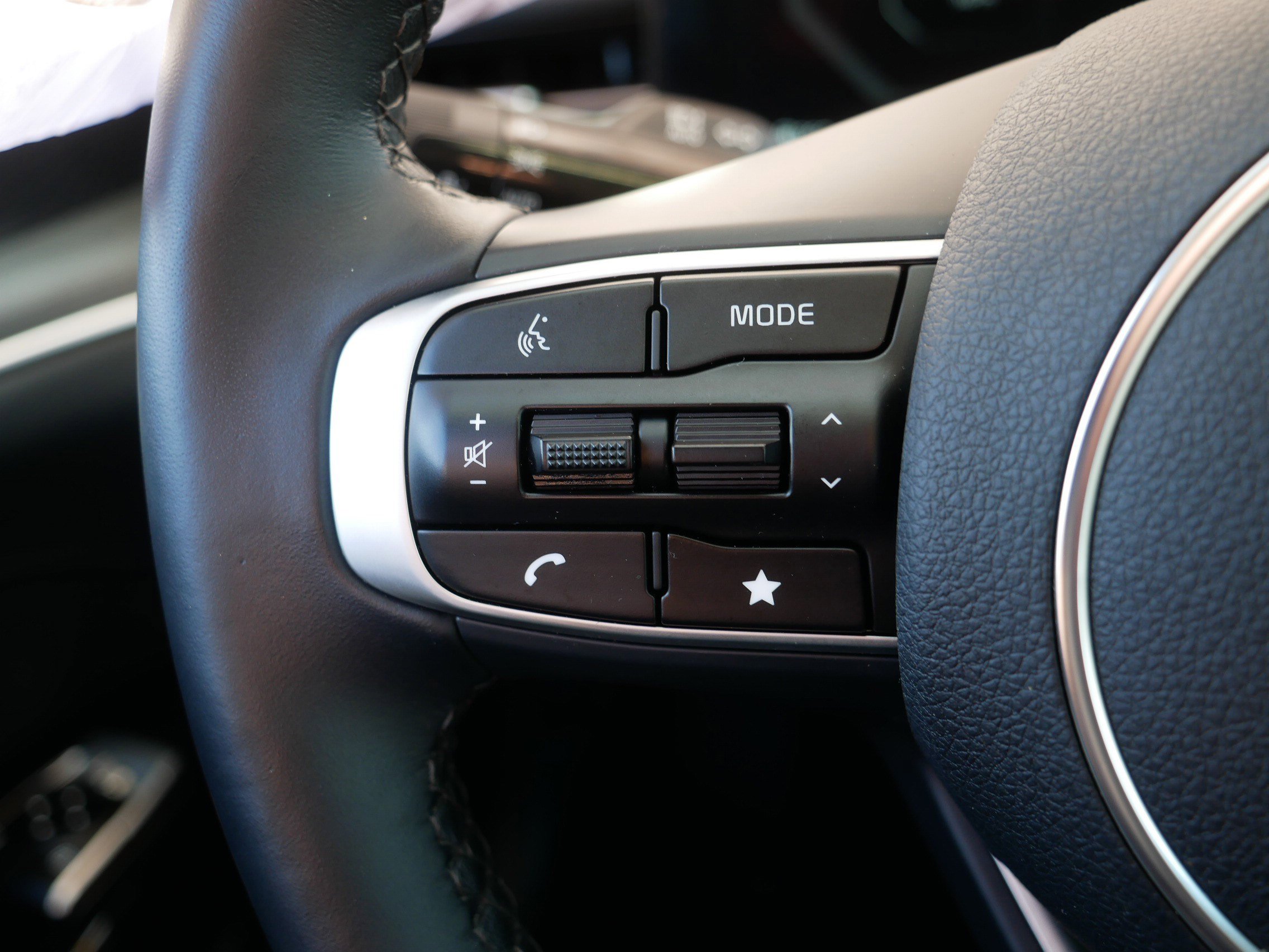 Used 2025 Kia K5 EX image 28