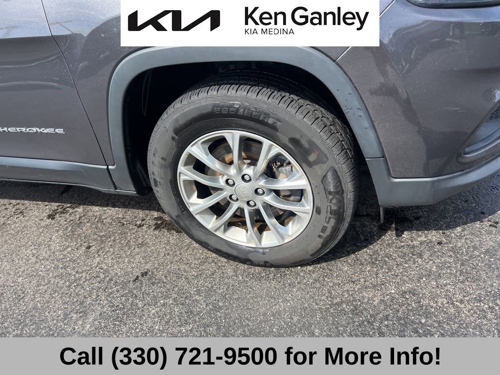 Used 2019 Jeep Cherokee Latitude Plus w/ Cold Weather Group image 21